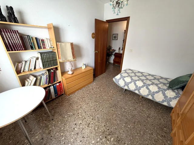 Vivienda de cuatro dormitorios en el centro de Alicante — 32