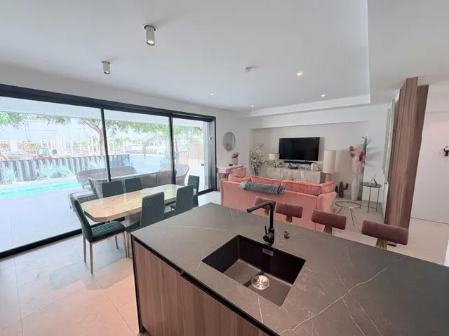 Villa 4 habitaciones 212m² en venta - Dolores de Pacheco-San - foto 4