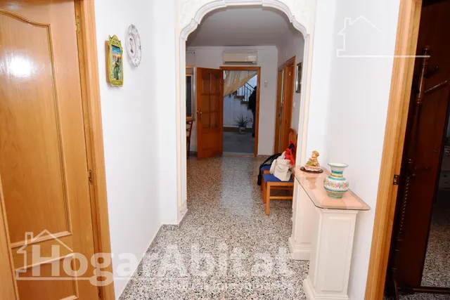 ¡UBICACIÓN IDEAL! CASA ESQUINERA Y ACOGEDORA CON TERRAZA — 27
