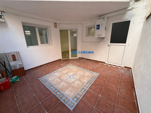 PISO DE TRES DORMITORIOS CON PATIO EN USERA (ALMENDRALES)-RE - foto 3