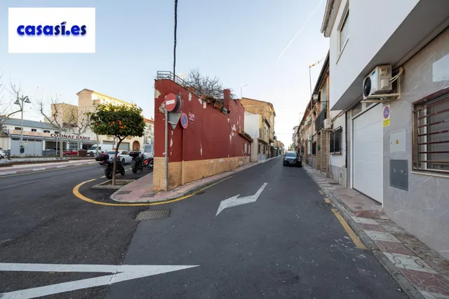 Casa con estupenda ubicación en Armilla. avenida de los ogíjares — 20