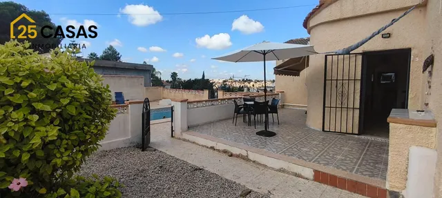 Chalet independiente con piscina y gran parcela en La Marina — 22