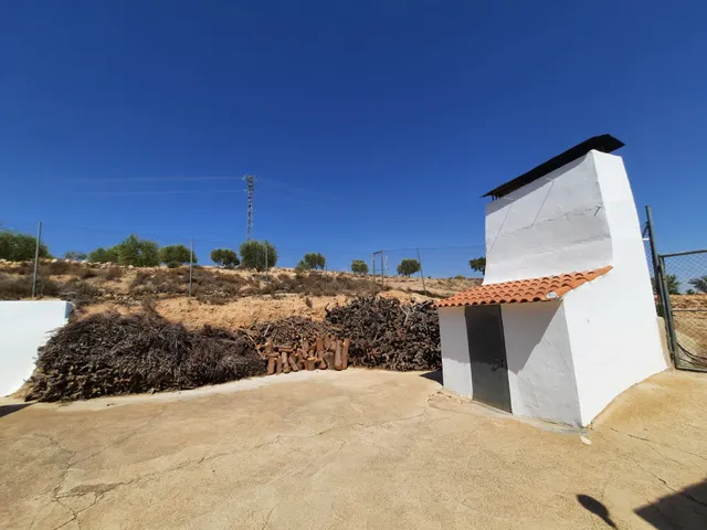 EXCELENTE CHALET EN MONTEALEGRE DEL CASTILLO — 32
