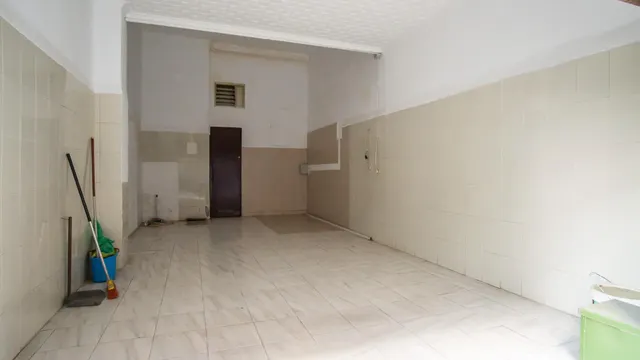 Local en planta baja, junto Avenida de Alfonso XIII
