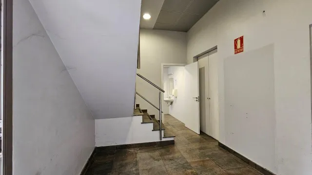 Edifificio neoclasico en el centro de Figueres. — 44