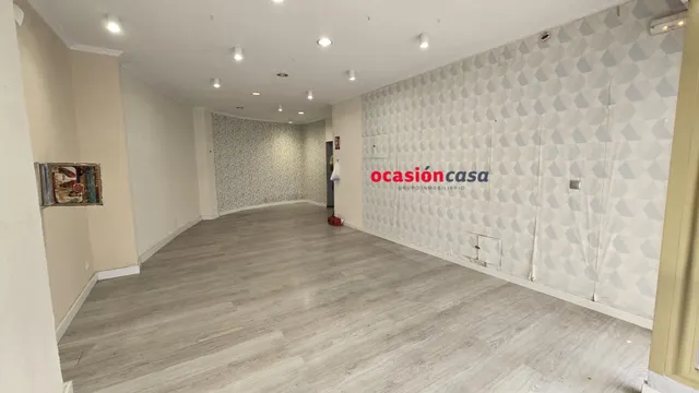 LOCAL COMERCIAL JUNTO AL AYUNTAMIENTO — 2