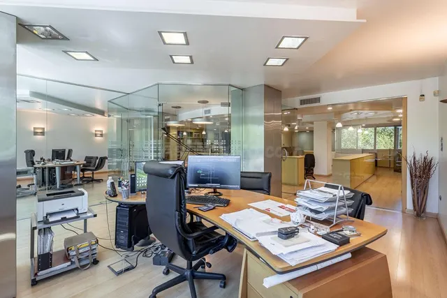 EXCLUSIVO INMUEBLE EN PLAZA DE CARRETAS, JUNTO AL EMBLEMÁTICO PASEO DEL SALÓN — 3