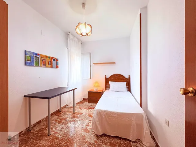 En venta en Valdepasillas, junto a Sinforiano Madroñero — 24