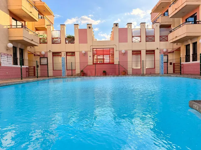 TERRAZA, PISCINAS Y PLAYA: TU NUEVO HOGAR EN ARINAGA, CON GA - foto 2
