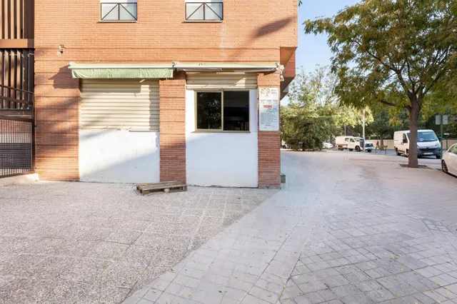 VENTA DE LOCAL EN URBANIZACIÓN PARQUE NUEVA GRANADA — 19