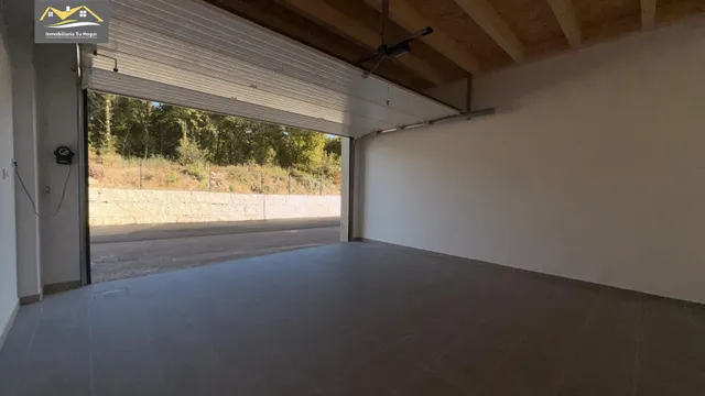 Chalé adosado, con terraza 30m , jardín 70m , garaje para 2 coches. 5 habitaciones. 3 baños. Cocina salón comedor de 35 m2. Magnificas vistas. Muy soleados — 9