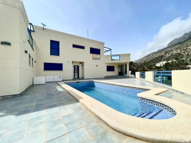 VILLA INDEPENDIENTE CON VISTAS A LA MONTAÑA EN ALTEA HILLS — 3