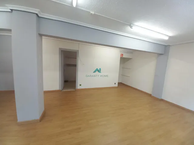Se alquila local comercial en Colindres — 9