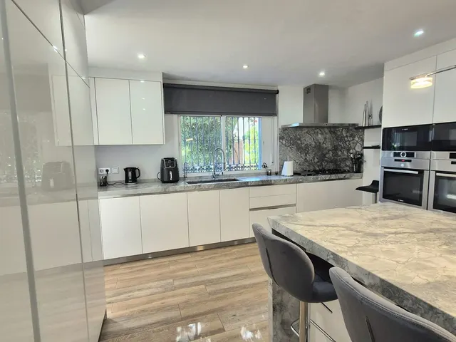 Chalet 4 habitaciones 238m² en venta - Marbella — 13