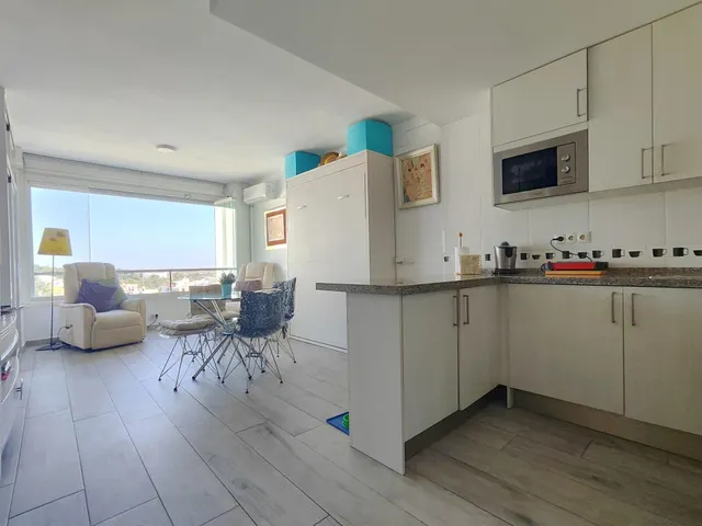 Moderno Estudio Reformado en Verdiales — 2