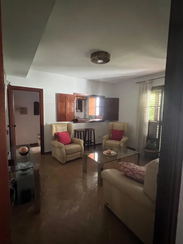 Se venden dos pisos de 2 habitaciones cada uno, con licencia turística — 23