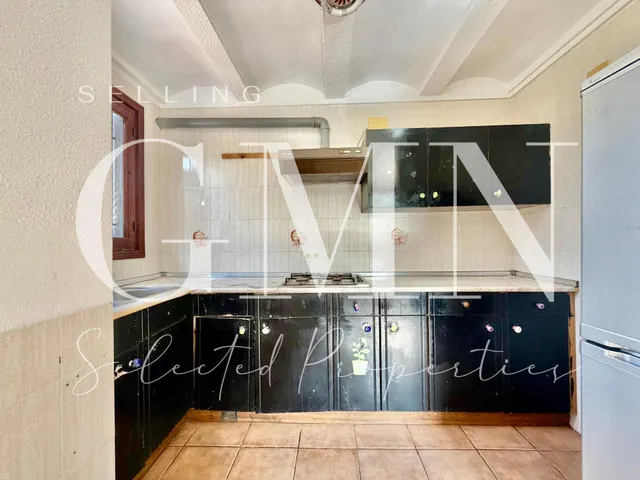 EXCELENTE VILLA EN ESQUINA EN ALBIR | MÁS PRIVACIDAD, LUZ Y GRAN POTENCIAL — 14