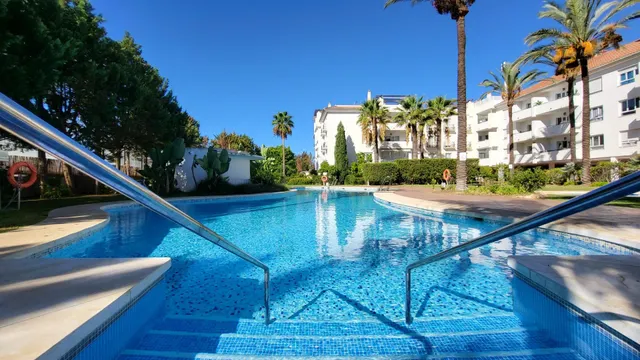 AQUILER LARGA TEMPORADA !!! Impresionante apartamento de 130 m2 en Nueva Andalucía – Zona El Rodeo — 46
