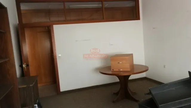 OCASION! SE ALQUILA GRAN ENTREPLANTA CON DIVERSOS DESPACHOS Y OFICINAS, EN EL CORAZON DE ALBACETE — 49