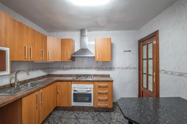 CASA HACIENDO ESQUINA EN ATARFE — 10