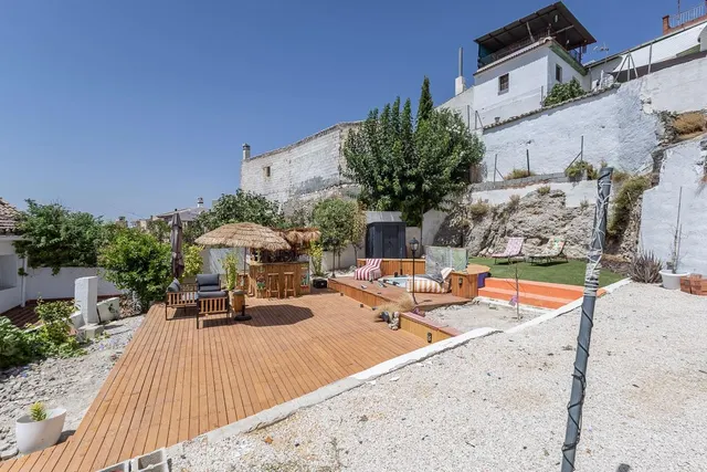 Amplia Casa de Pueblo de 5 Dormitorios con Espectacular Jardín de Más de 400m2 – Tózar (Moclín), Granada — 16