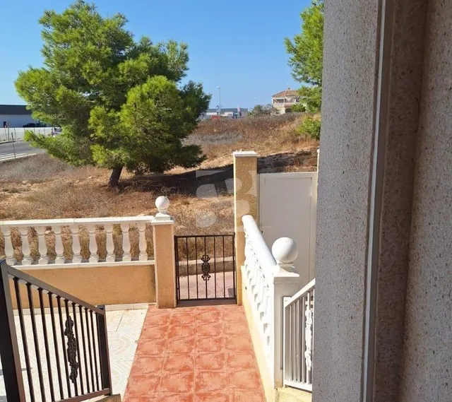 GRAN BUNGALOW EN LOS ALTOS ORIHUELA: 2 HAB, 1 BAÑO — 9