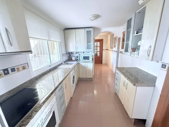 Excelente atico de 4 dormitorios en Lomas de Cabo Roig — 13