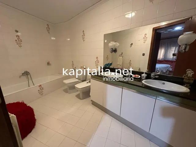 Amplia casa a la venta en Font de la Figuera (Valencia) — 38