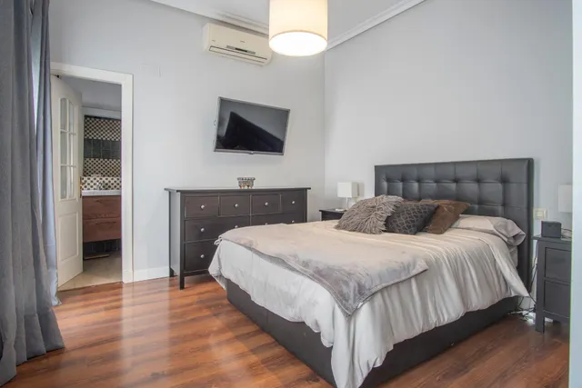 Espaciosa casa con encanto en el centro: elegancia, azotea y sótano en calle Murillo ✨ — 5