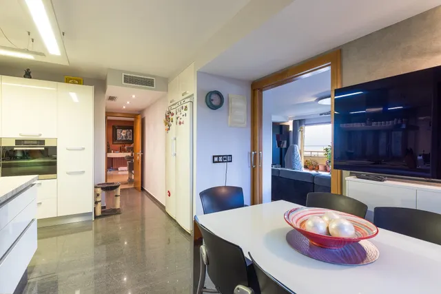 ÁTICO DE 4 habitaciones CON GRAN TERRAZA EN PLANTA, PARKING Y PISCINA COMUNITARIA EN CAS CATALÀ. — 16