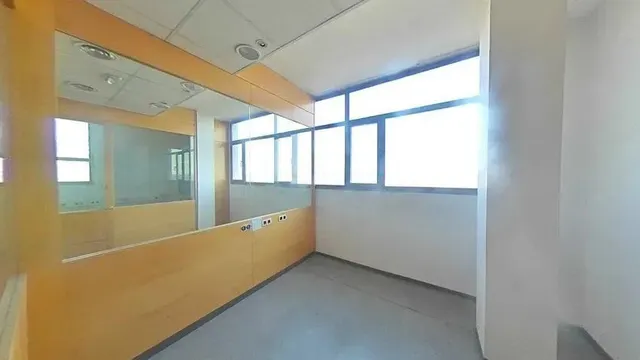 Local en venta en Calle de Gallecs — 13