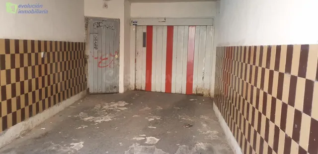 SE VENDE GARAJE EN PLENO CENTRO  DE BURGOS!! — 2