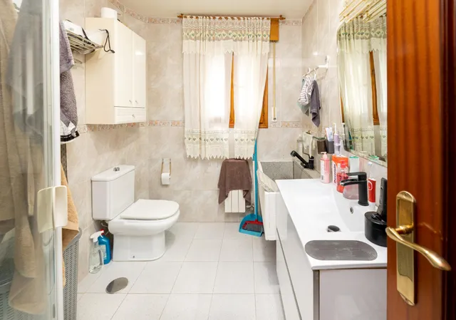 SE VENDE BONITA CASA EN CAJAR — 24