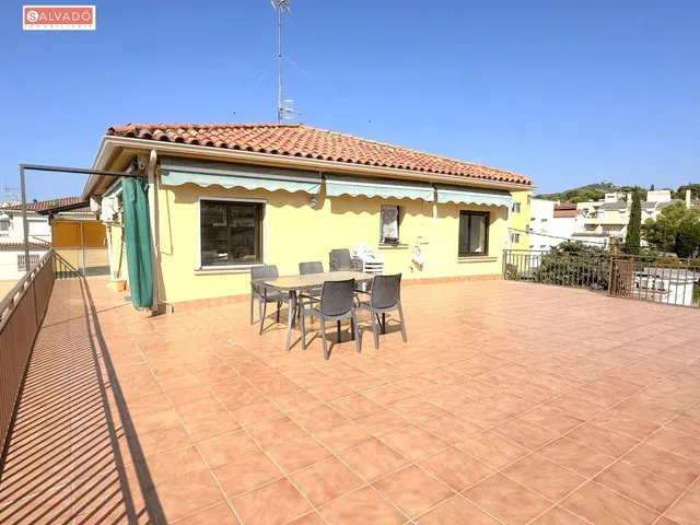 ÁTICO EN VENTA EN SEGUR DE CALAFELL PUEBLO !!!