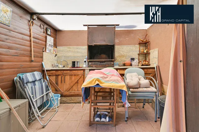 CASA EN SILS — 18