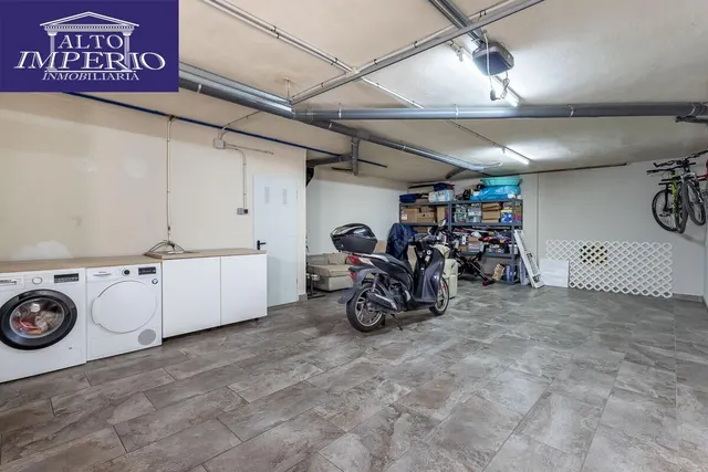 Amplia casa de 182 m2 con patio, gran sótano y a menos de 5 minutos del metro — 28