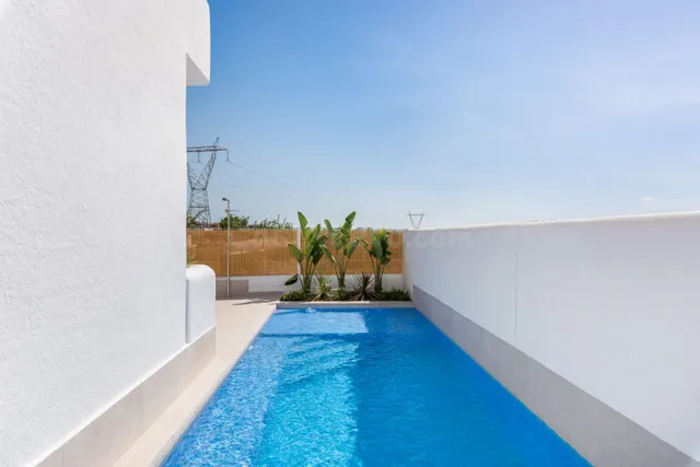 PRECIOSOS CHALET INDEPENDIENTE DE OBRA NUEVA EN DOLORES, ALI - foto 2