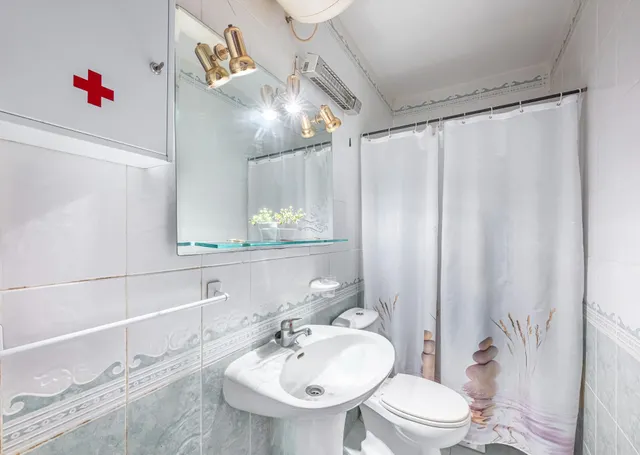 ¡Oportunidad en Doña Pilar! Piso de 2 dormitorios con piscina, jardines, parking y pista de tenis — 17