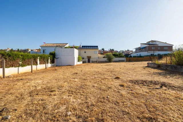 Compra tu parcela para hacer la casa de tus sueños a 5 min de Granada. Huétor Vega — 6