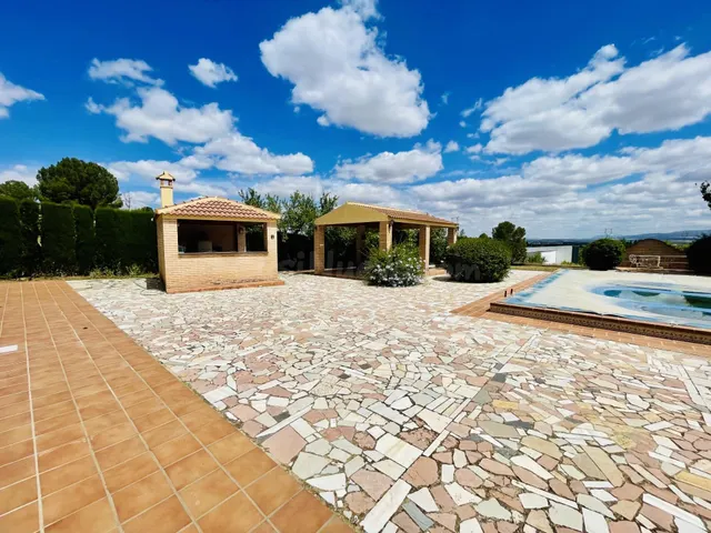 CASA DE CAMPO CON PARCELA CERCA DE ANTEQUERA BUSCA PROPIETAR - foto 5