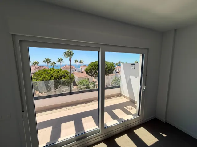 Piso con terraza SUR con vista al Mar solo 300 m del Mar — 6