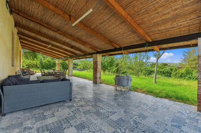 Finca rústica con vivienda reformada, piscina y cultivo ecólógico — 38
