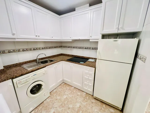 Fabuloso apartamento semi reformado con piscina comunitaria a unos pasos del colegio — 13