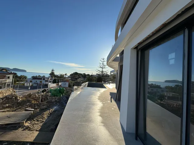 VILLA DE OBRA NUEVA CON VISTAS AL MAR EN BENISSA — 3