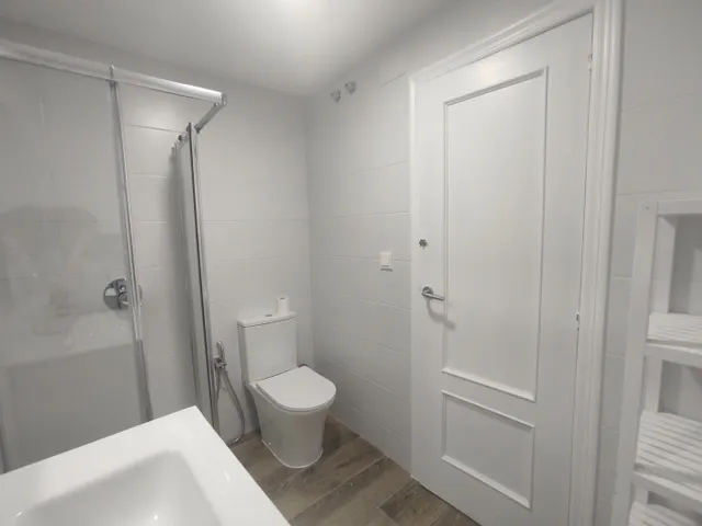ALQUILER DE   VIVIENDA VACIA  TOTALMENTE REFORMADA — 42