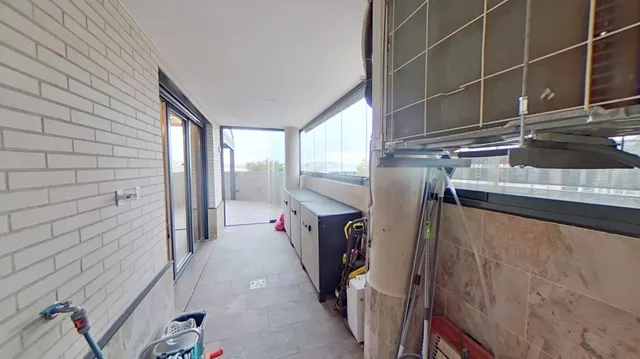 ¡SE ALQUILA!! Impresionante vivienda de tres habitaciones con terraza de 50m2 en la zona de La Garena. — 17