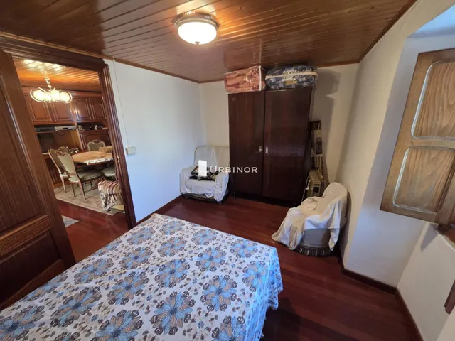 CASA reformada, con finca llana 3.300 m2 a 10 km. XINZO DE LIMIA. — 11