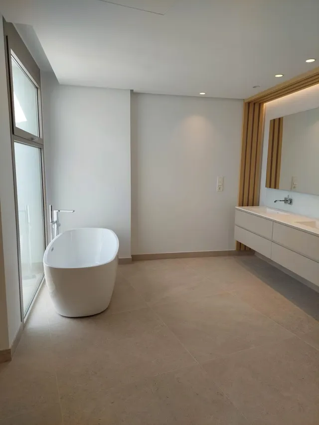 Espectacular Ático de Lujo con solarium, piscina privada y vistas al mar. 4 dormitorios y 4 baños. Benahavis — 27