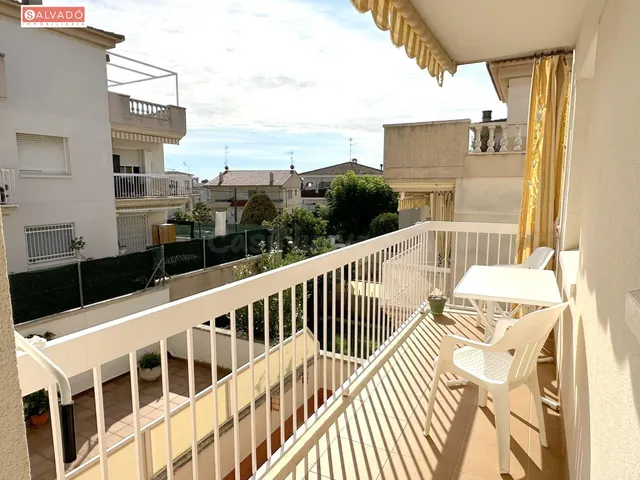 PISO CON TERRAZA A SOLO 750 METROS DE LA PLAYA !!!