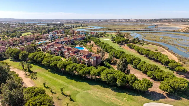 Vive la tranquilidad del golf a pocos kilómetros de las playas de Isla Canela — 23